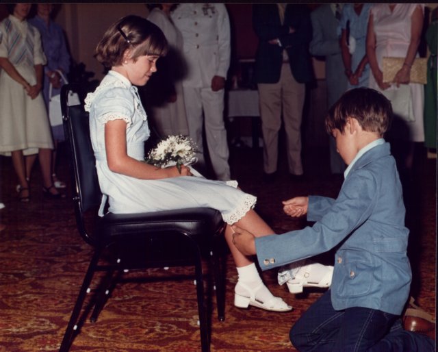 _037_steve_suzette_wedding_kids_garter.jpg