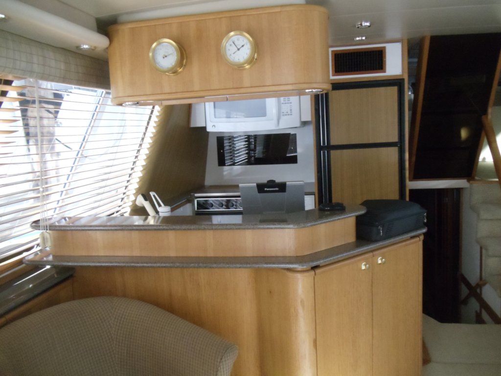 stevetaylor2000modelbayliner48hideaway027.jpg