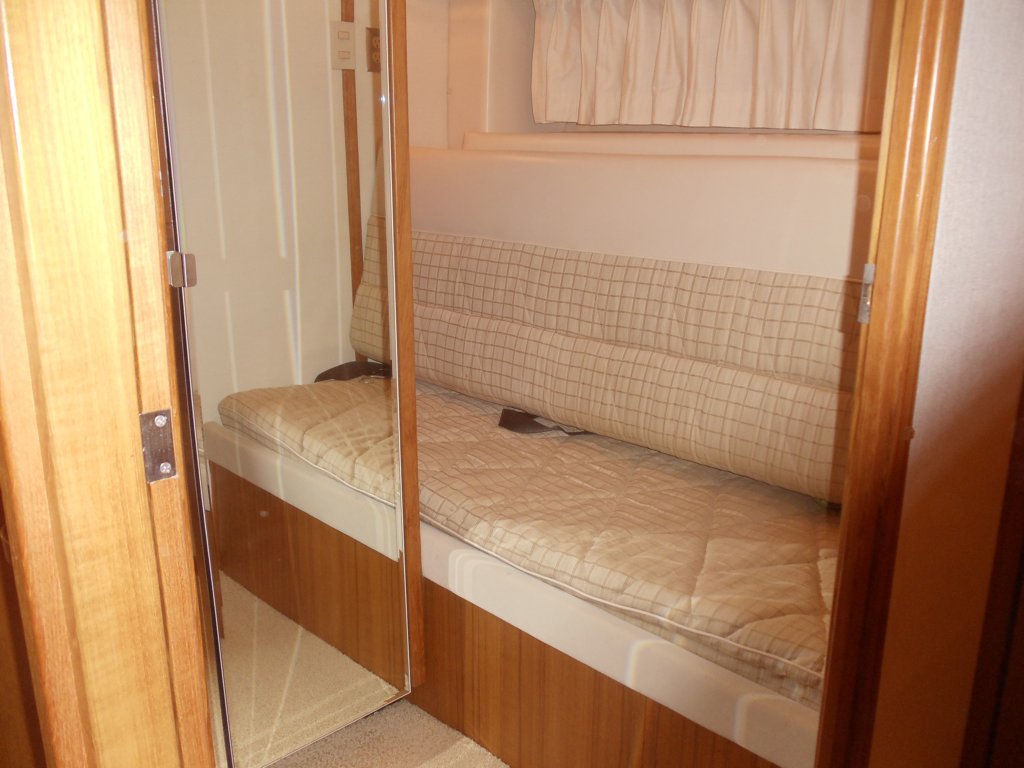 stevetaylor2000modelbayliner48hideaway047.jpg